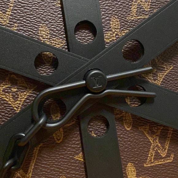 Louis Vuitton Runway Wheel Box Bag from Virgil Abloh Show #7 - Picture 7 of 12